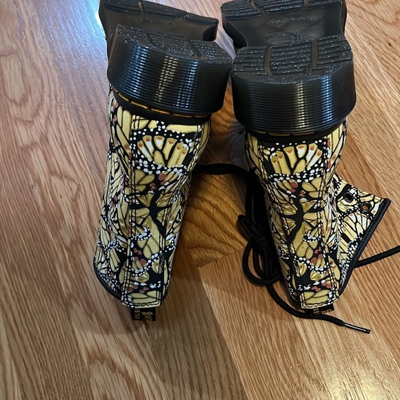 Dr Martens 1460 Butterfly Print Suede Lace Up Boots Size 6 NEW - Picture 5 of 14